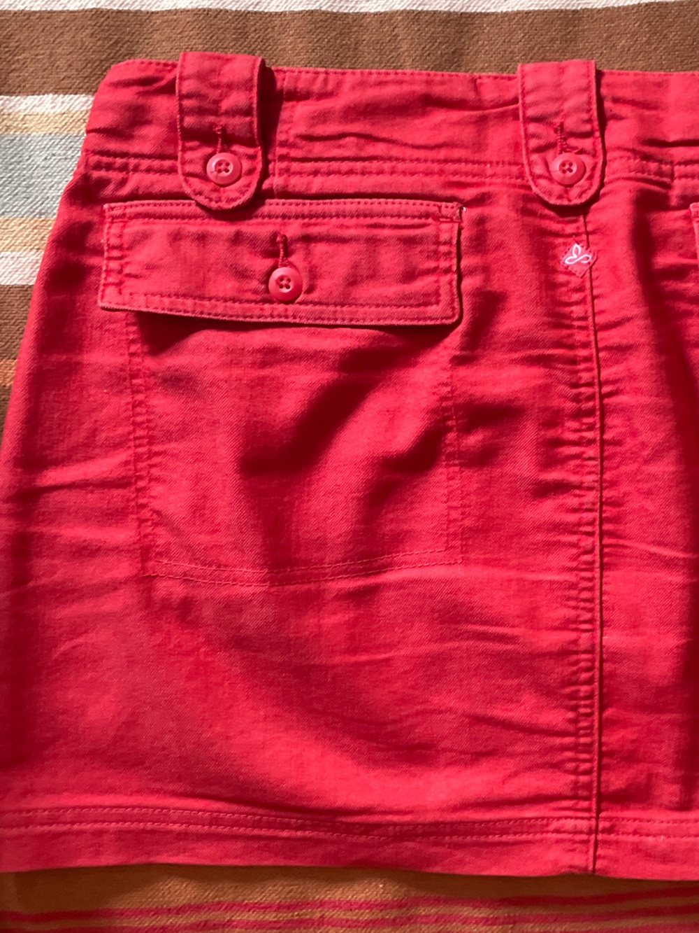 prAna | Breathe Mid-Rise Mini Skirt in Red w/ Fly Front & 4 Pockets ♥ Sz 6 - Picture 3 of 7